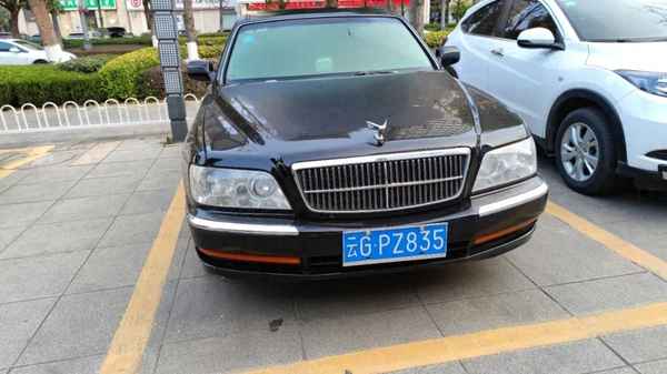 雅科仕EQUUS,車尾標EQUUS