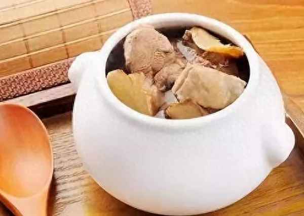月子吃的麻油雞是用什么油;月子吃的麻油雞怎么做