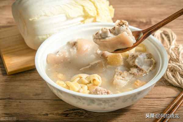 豬蹄燉湯的做法大全,豬蹄配什么煲湯最好