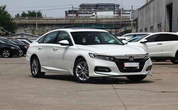 小汽車噴漆價格表,做個全車噴漆多少錢