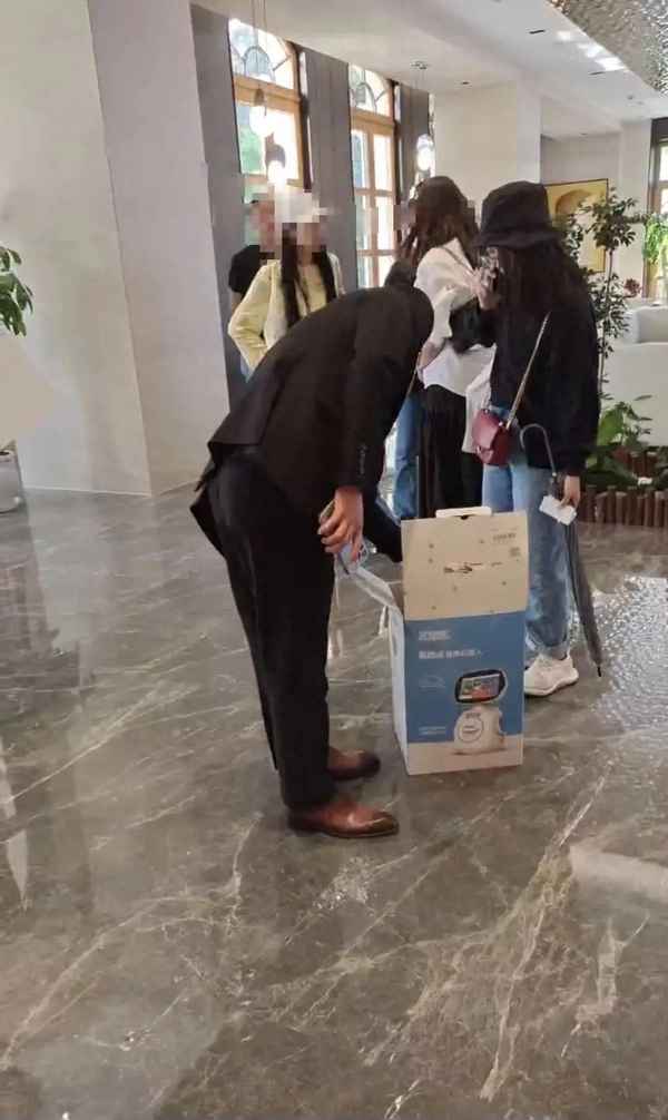 凤凰网财经;凤凰网财经主持人