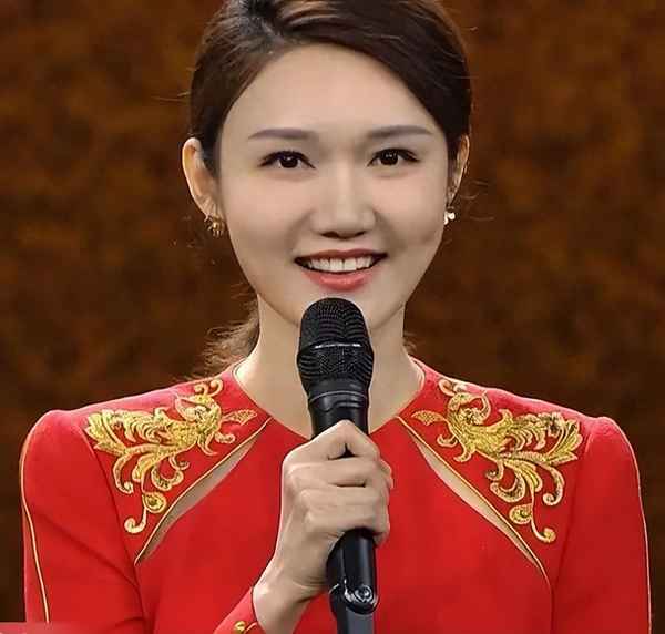 央视80后女名主持人;央视80后男主持