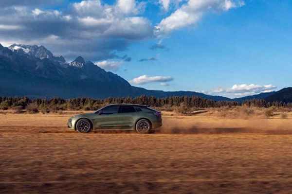 氦财经;深氪财经