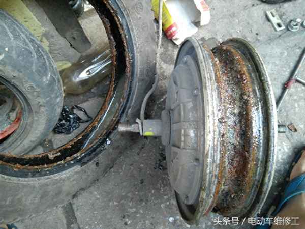 電動車自補液腐蝕輪轂嗎(電動車自補液對鋼圈有害嗎？)