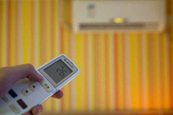 空調一天24小時多少錢(空調不關一個月多少錢)