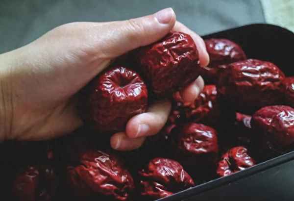 紅棗桂圓茶可以補氣血嗎、紅棗桂圓可以補氣血嗎？
