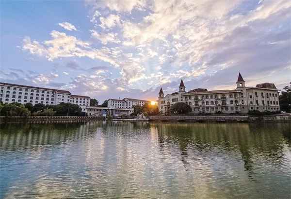 南京财经大学红山学院官网;南京财经大学红山学院官网首页