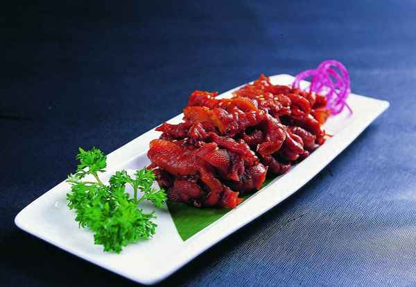 不小心吃了鸡爪的指甲、鸡爪的指甲吃进肚子怎么办