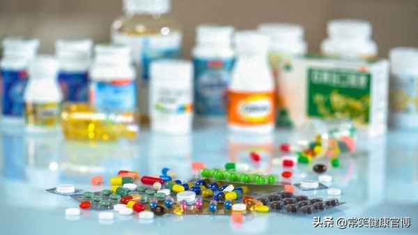 吃了克拉霉素整个人都不对了(克拉霉素口苦晚上都睡不着)