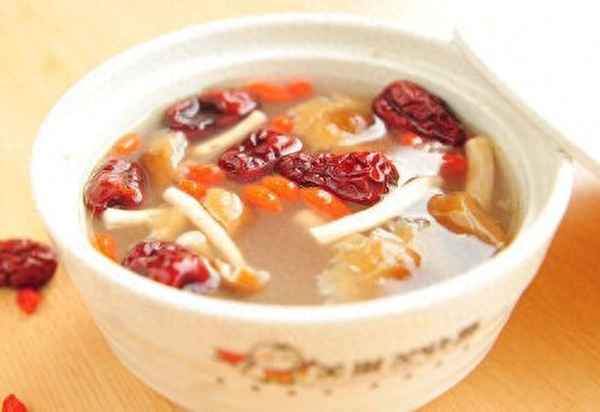 茶樹菇冬瓜排骨湯的功效與作用_茶樹菇冬瓜排骨可以一起你煲嗎