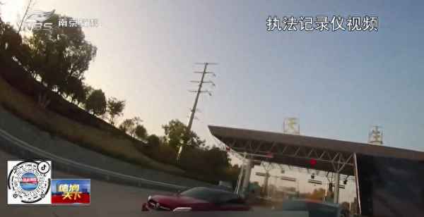 小车坐6人上高速会被罚款么,轿车坐6人走高速会查吗