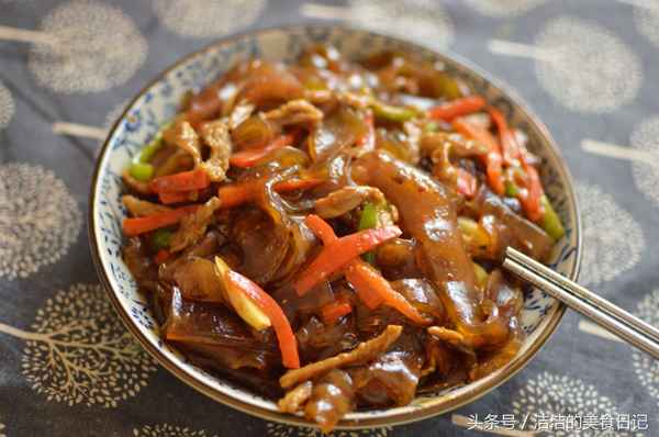 熱菜肉絲拉皮的家常做法-肉絲拌拉皮的做法