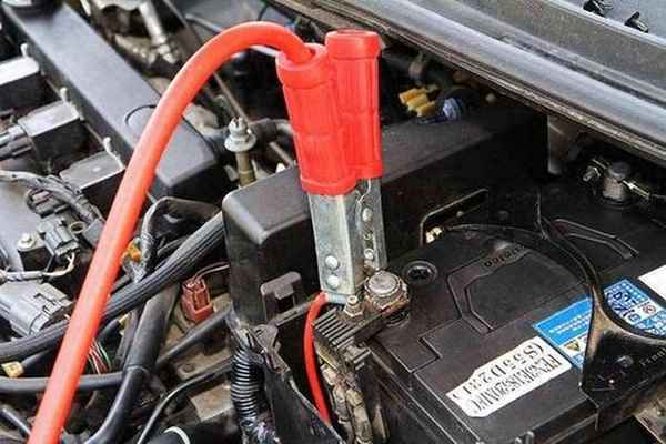 車沒電了啟動(dòng)不了怎么叫救援(車沒電了叫救援多少費(fèi)用)
