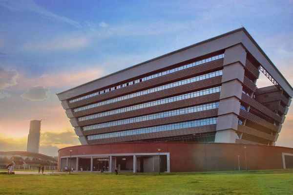 广东财经大学多大(广东财经大学多大？)