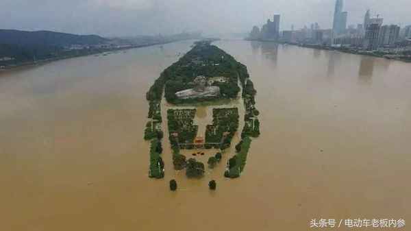 電動車淋雨怎么辦—電動車淋雨有事嗎會壞嗎