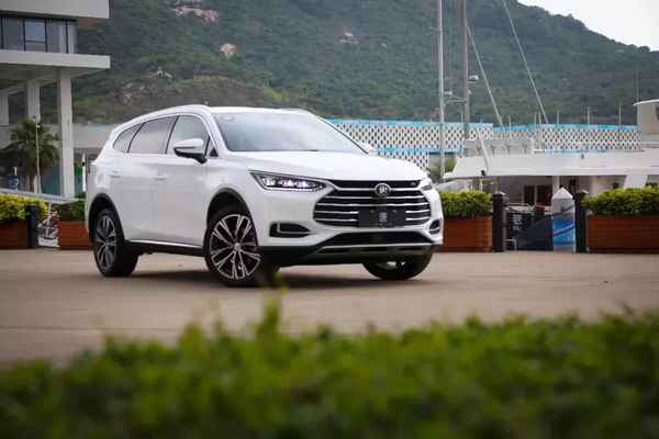 汽車  唐(電動汽車 唐)