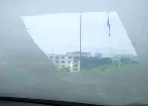 肥皂可以去除汽車玻璃油膜嗎_肥皂可以涂抹汽車擋風玻璃嗎