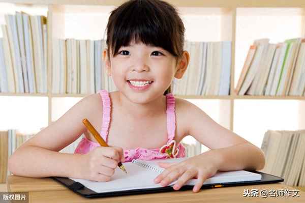 我的自畫像四年級作文400字女生_我的自畫像四年級作文400字女生跳舞
