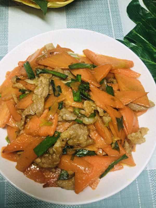 胡蘿卜炒肉片的做法,洋蔥木耳胡蘿卜炒肉片的做法