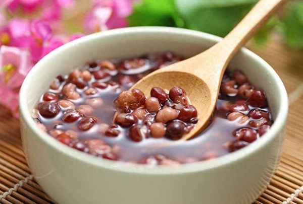 红豆薏米越喝湿气越重,红豆薏米越喝湿气越重黑豆可以与扁豆一起煲吗