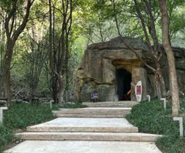 南京猿人洞風(fēng)景區(qū)好玩嗎、南京古猿人洞景區(qū)門票