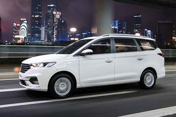 寶駿730五座多少錢—寶駿730有5座車型嗎