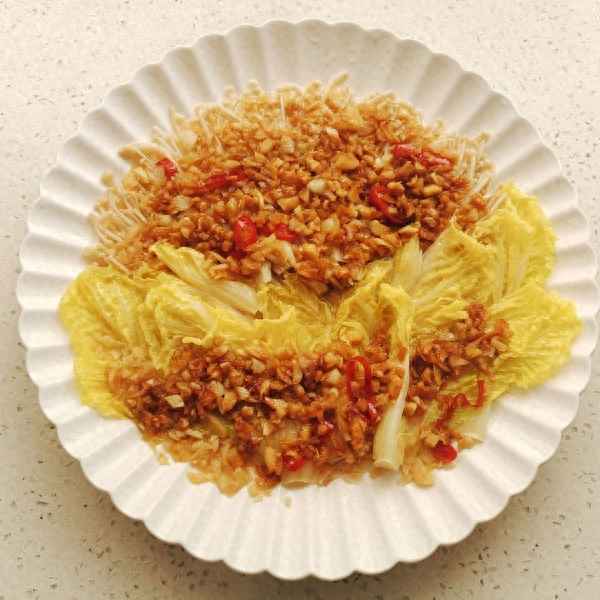 金針菇娃娃菜的家常做法_蒜蓉金針菇娃娃菜的家常做法