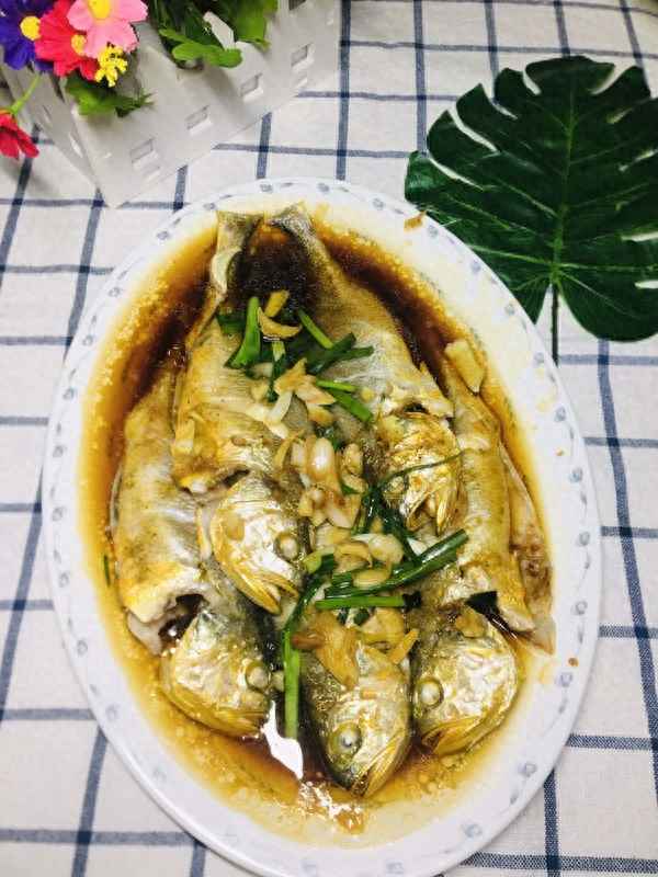 小黃魚(yú)清蒸怎么做好吃又簡(jiǎn)單、小黃魚(yú)清蒸的做法大全