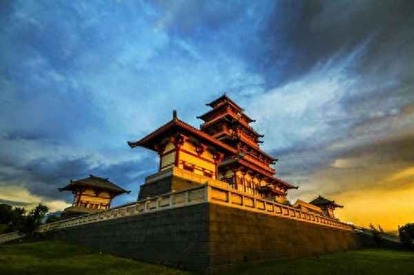 黑云压城城欲摧可以形容天气吗-黑云压城城欲摧常用来形容什么