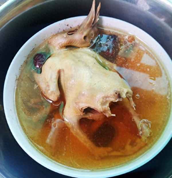 整只鴿子一般蒸多久,清蒸鴿子用開水還是冷水蒸好