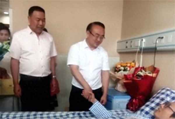 浙江杭州外卖小哥救人_浙江杭州外卖小哥救人视频