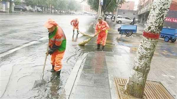 环卫工人雨衣图片,环卫工人雨衣图片高清