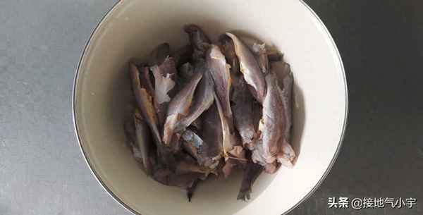 油炸黃花魚怎么又脆又酥竅門_怎么油炸黃花魚又香又脆