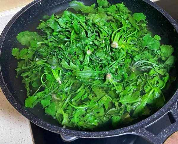 炒青菜直接炒還是先焯水再炒、青菜直接炒還是焯下水再炒