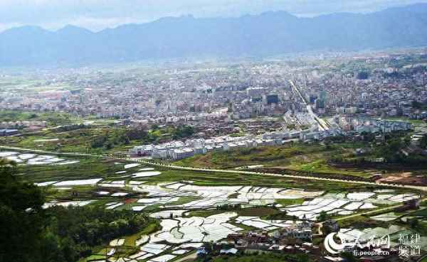 光辉之城T6265强光手电筒-光辉之城手电筒质量