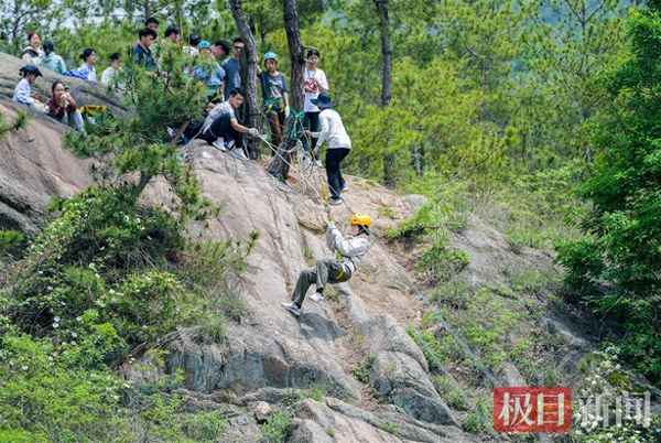 中南财经游泳;中南财大游泳馆