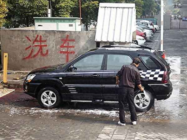 冬天洗車結冰了怎么辦;冬天洗車沒擦導致結冰