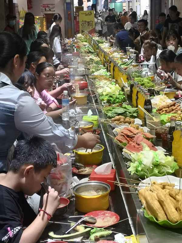 萬達美食城_萬達美食城檔口做什么生意好