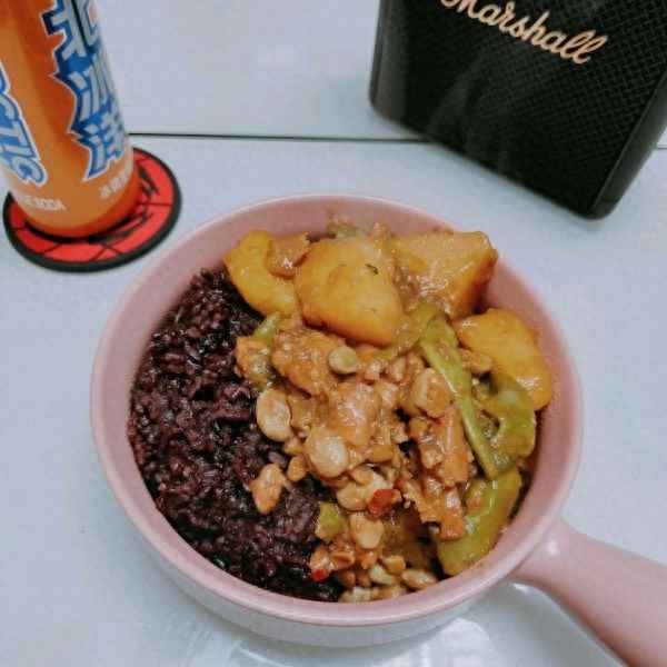 東北正宗土豆燉豆角(東北正宗土豆燉豆角配什么吃)