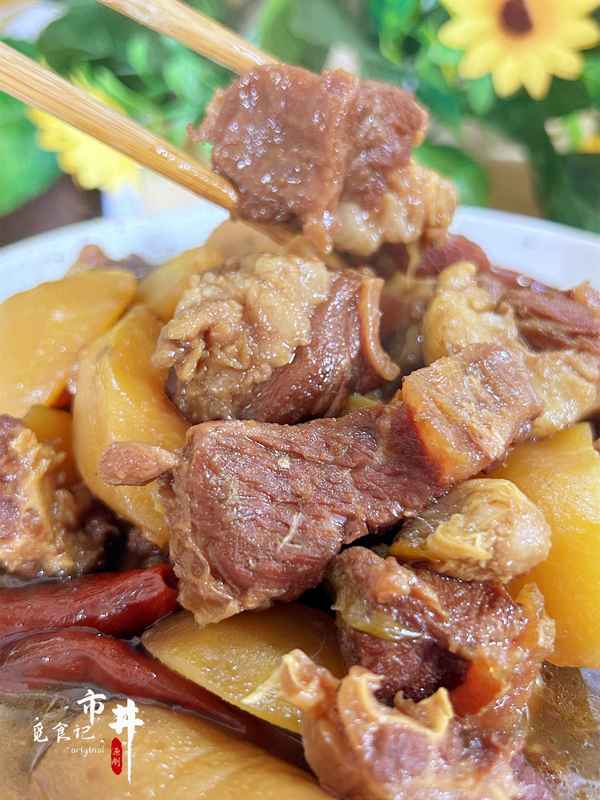 豬肉怎么燉好吃不膩(豬肉怎么燉才更香)