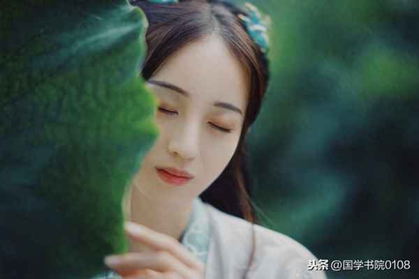 采莲曲的作者是谁;《采莲曲》的作者是谁