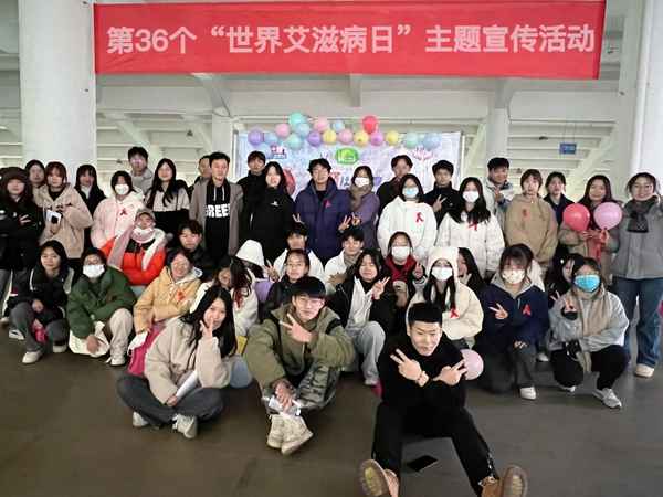 教育抱抱團—抱團育子