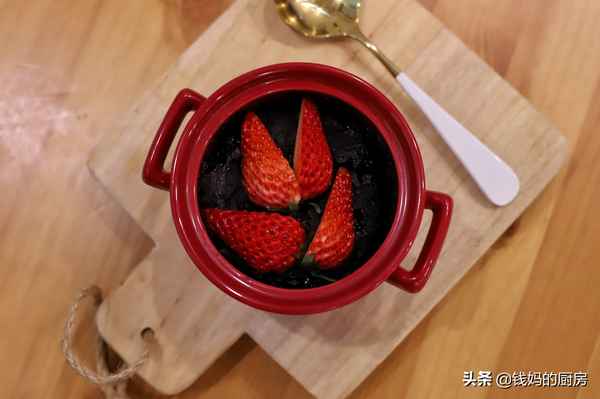 微波爐蛋糕怎樣制作方法;微波爐做蛋糕的方法步驟竅門