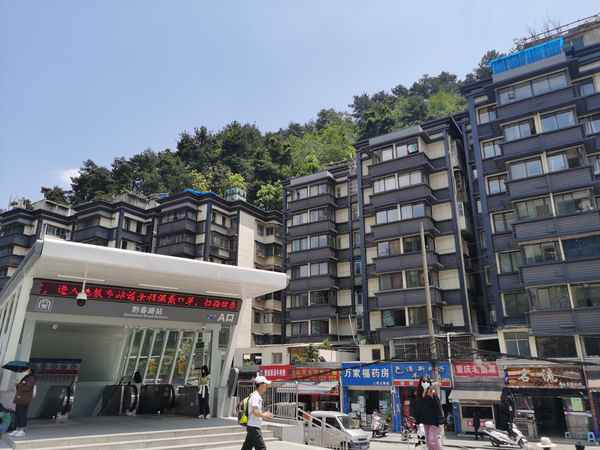 小区距离地铁站较远、离地铁站4公里算不算远