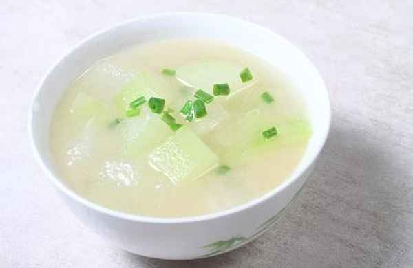 夏天泡什么喝清熱解暑,夏天泡什么喝清熱解暑能冷藏的