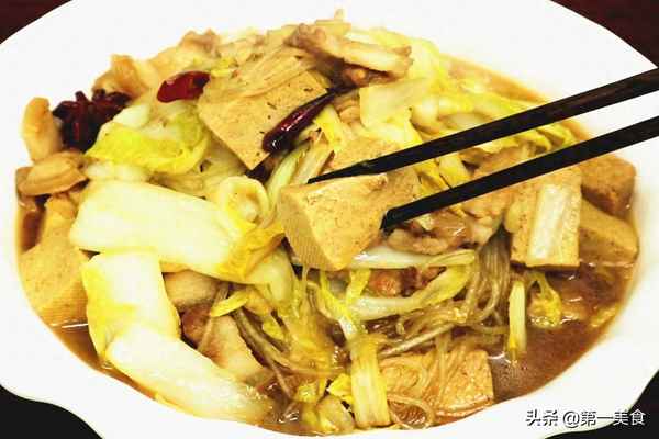 白菜燉豆腐的正確方法(白菜燉豆腐做法大全家常竅門)