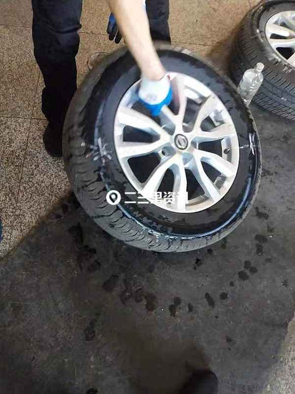 在收费停车场轮胎被扎、在停车场车胎扎坏了可以要赔偿么