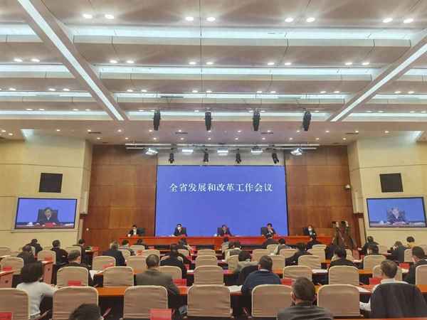 稳增长防风险保稳定—稳增长与防风险动态平衡 效率改进