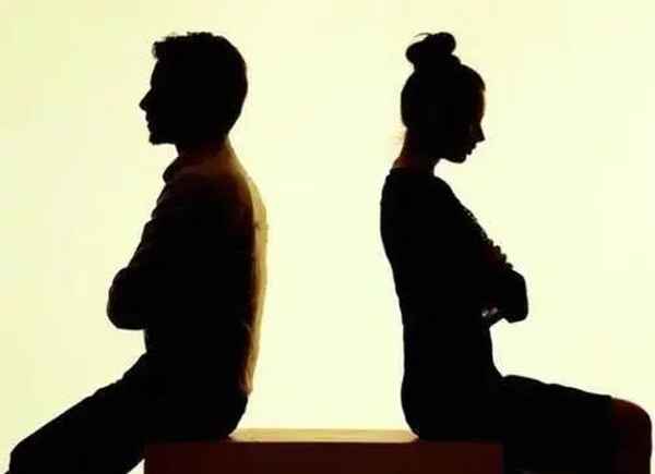 房产证写两个人的名字;房产证写两个人的名字要多交税吗