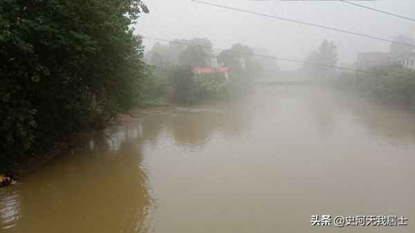 忽然之间阵热浪排山倒海般袭来—忽然间意思